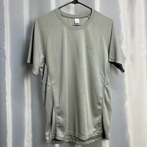 Women’s athletic shirt.   1513